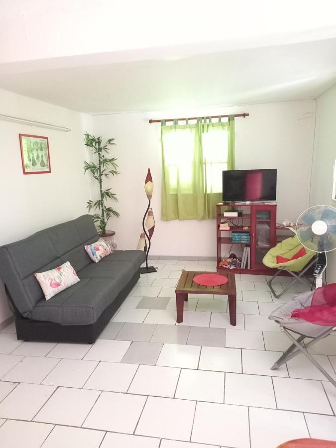 Bel Appartement - Proche Des Plages De Sainte Anne Экстерьер фото