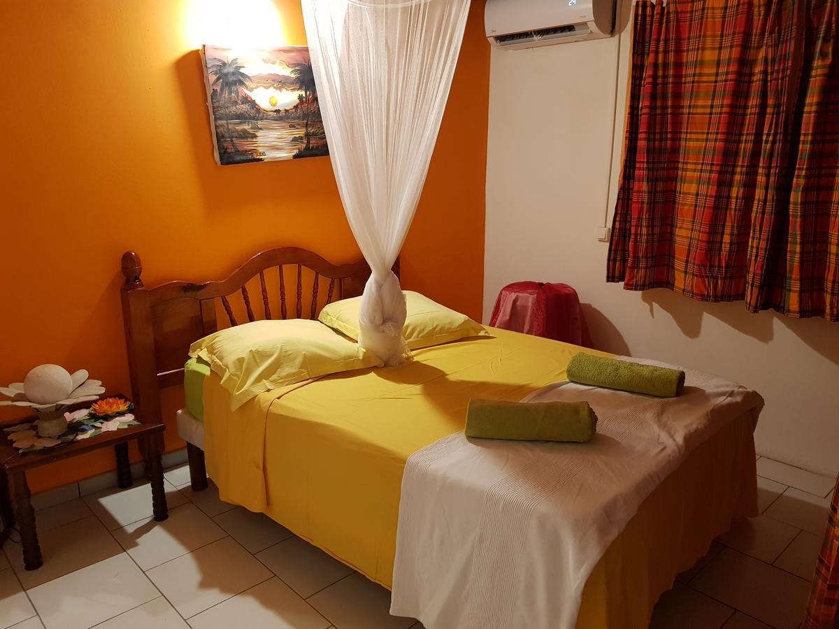 Bel Appartement - Proche Des Plages De Sainte Anne Экстерьер фото